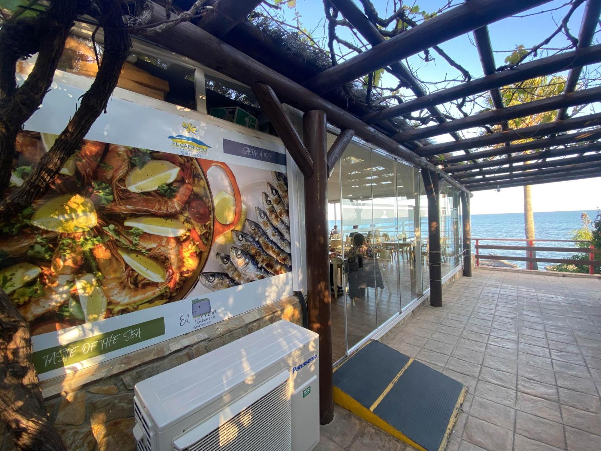 Frontline Beach Ground Floor With Privet Garden, Mi Capricho 16 Mijas Kültér fotó